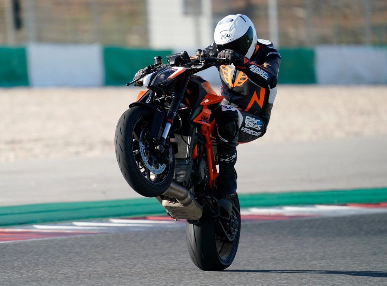 2020 KTM 1290 Super Duke R What You Need To Know Fast Bikes