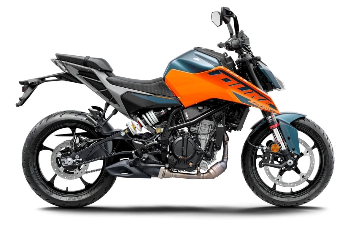 Studio shot of the KTM 125 DUKE against a white background.