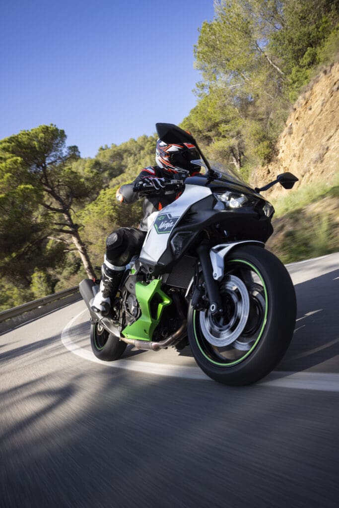 2024 Kawasaki Ninja 7 Hybrid Officially Announced In Europe And UK