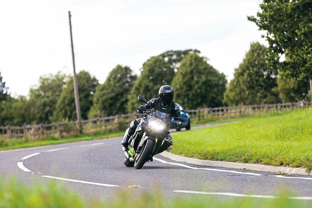 Going around a corner on the Kawasaki Z-H2 SE