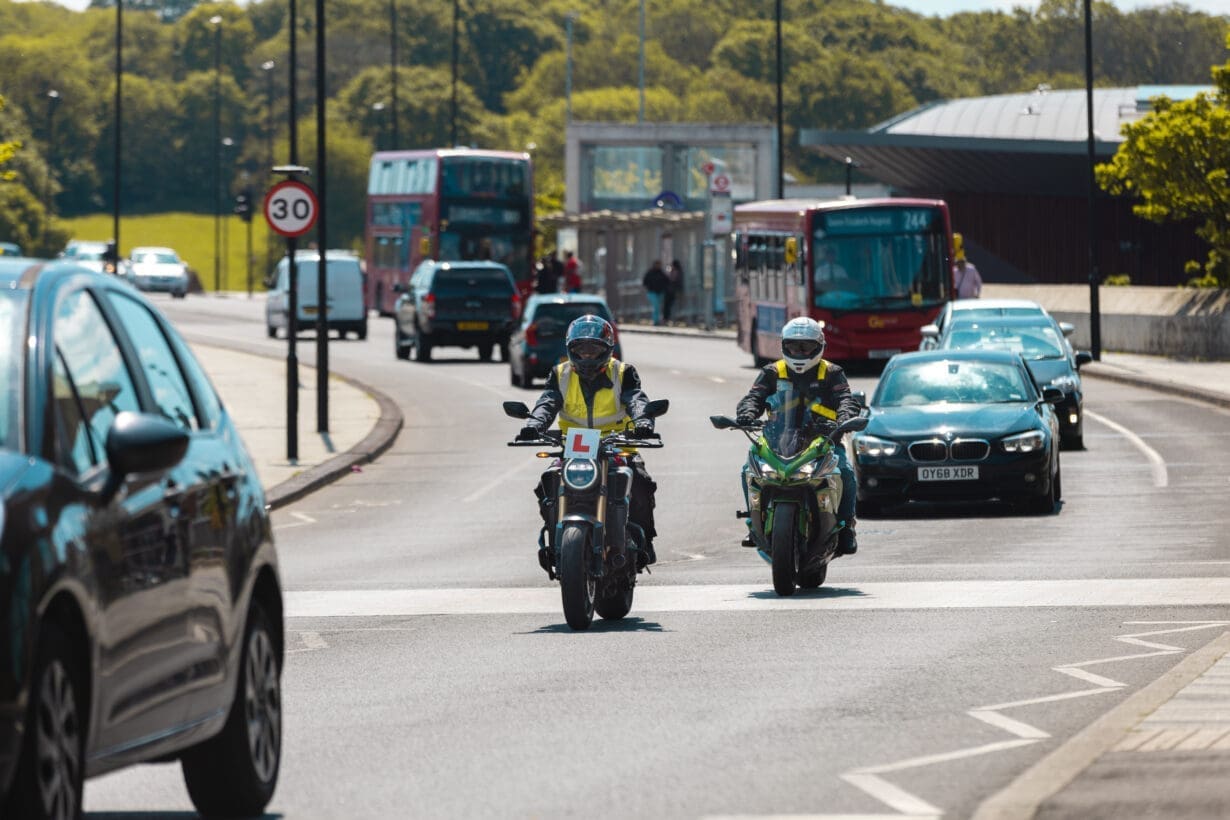 Slow control of a motorcycle